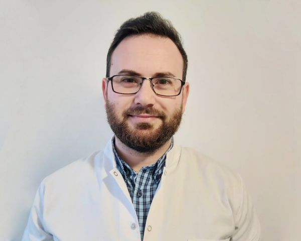 Dr. Daniel Diaconu Dr. Daniel Diaconu