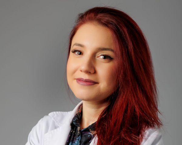 Dr. Iulia Smarande Iulia Smarande