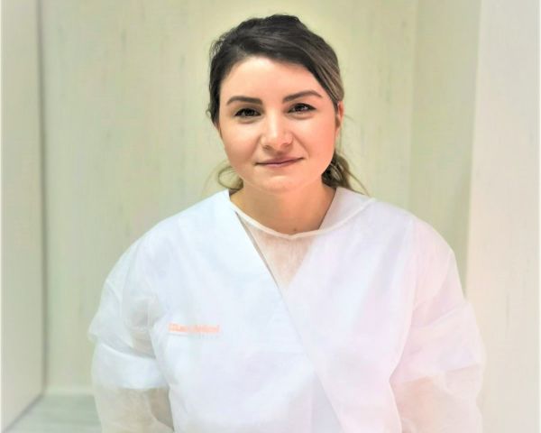 Dr. Mihaela Spinache Dr. Mihaela Spinache